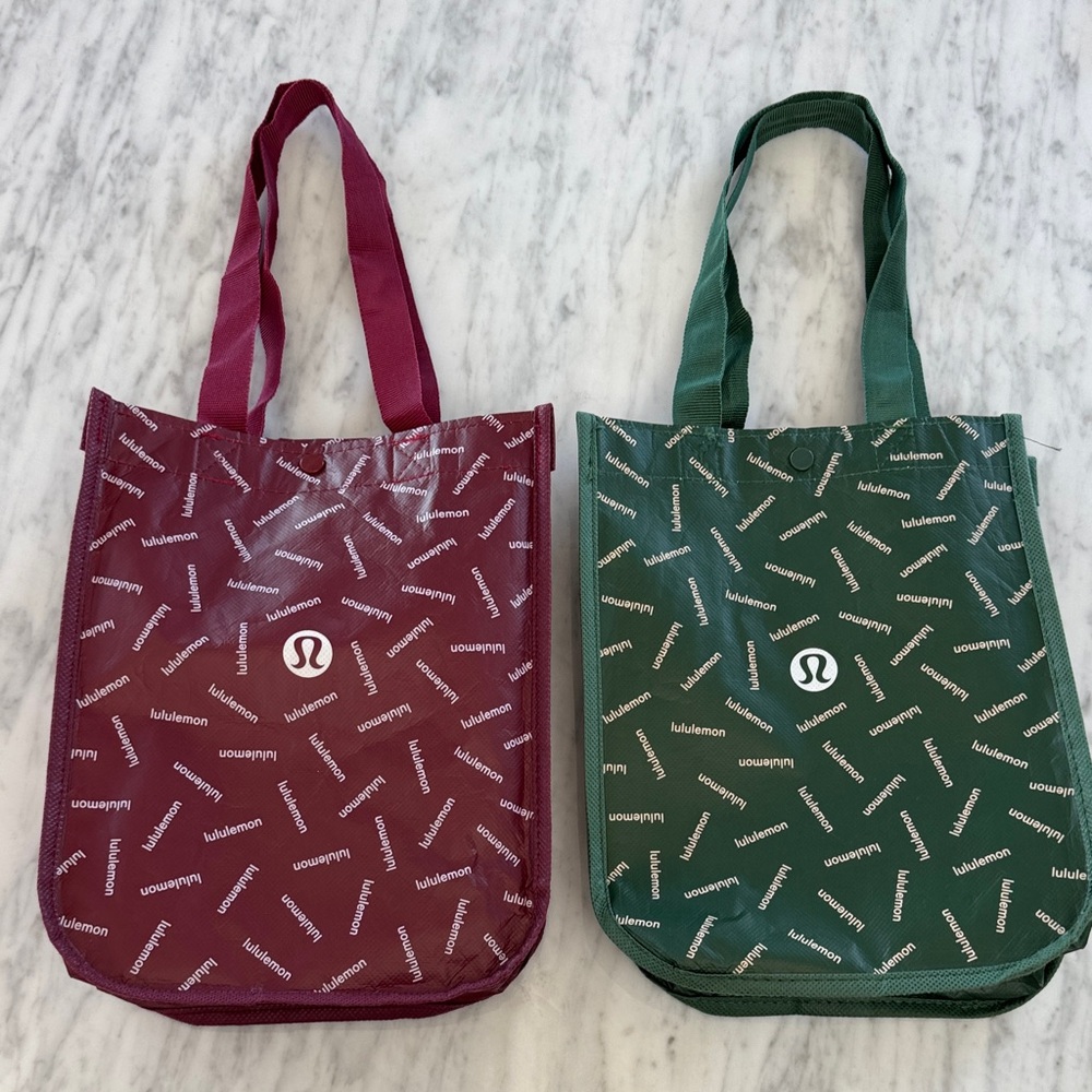 lululemon athletica Reusable Tote Pair - Burgundy and Forest Green. Small